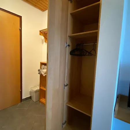 Charmantes Doppelzimmer In Perfekt Für Entspannung Und Naturerlebnisse Pensión